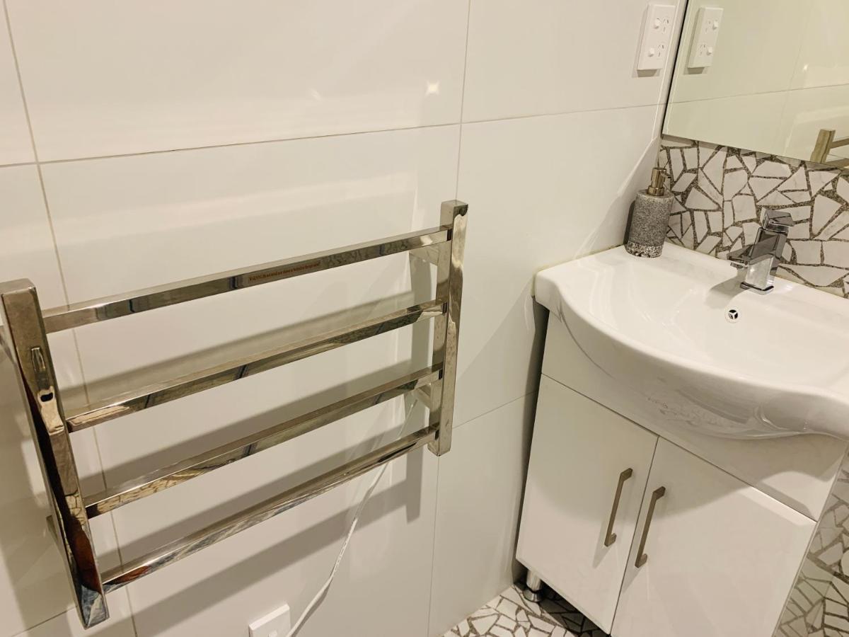 Auckland Homestay Near Airport-Room With En-Suite, Free Parking Papakura Kültér fotó
